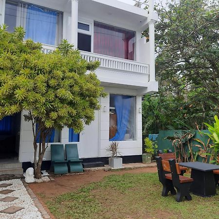 White Surfing Beach Resort أونا واتونا المظهر الخارجي الصورة