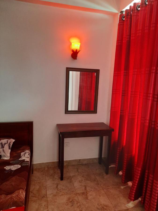 White Surfing Beach Resort أونا واتونا المظهر الخارجي الصورة