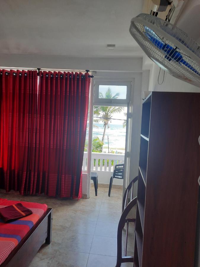 White Surfing Beach Resort أونا واتونا المظهر الخارجي الصورة