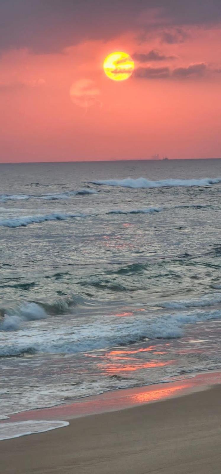 White Surfing Beach Resort أونا واتونا المظهر الخارجي الصورة
