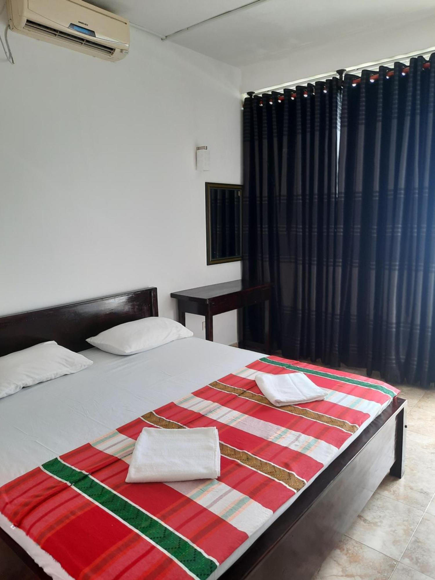 White Surfing Beach Resort أونا واتونا المظهر الخارجي الصورة