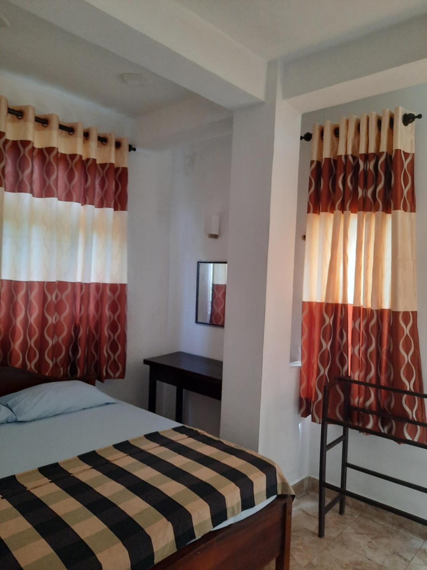 White Surfing Beach Resort أونا واتونا المظهر الخارجي الصورة